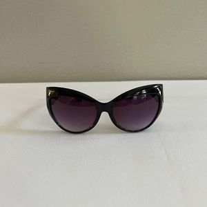 Cat eyed sunglasses
